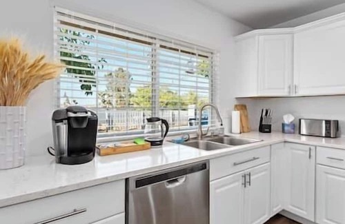 Yucca Valley House | Remodeled 4BR Joshua Tree home w/Hot Tub!