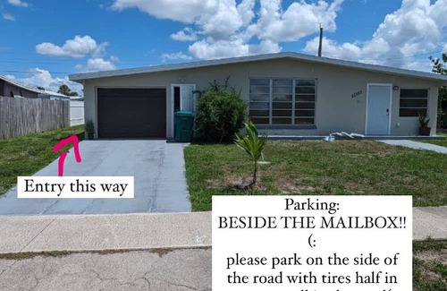 Port Charlotte House | Private Guest Suite 7 mins from the beach!