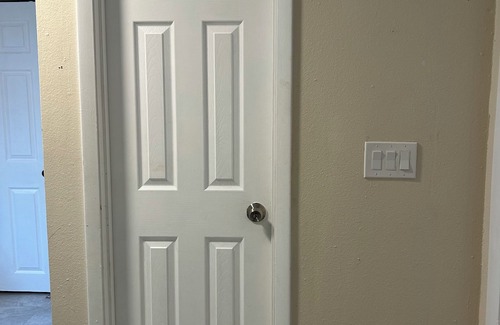 Port Charlotte House | Private Guest Suite 7 mins from the beach!