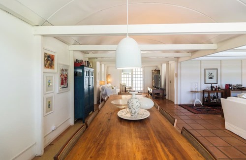 Ibiuna Cottage | Paraíso à Beira da Represa: Casa Luxuosa com Piscina no Veleiros de Ibiúna!