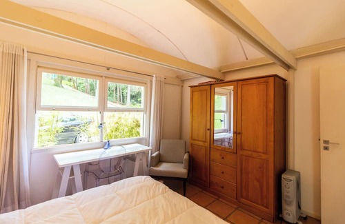 Ibiuna Cottage | Paraíso à Beira da Represa: Casa Luxuosa com Piscina no Veleiros de Ibiúna!