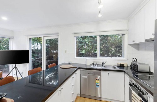 Geelong House | A Home away from home in Geelong