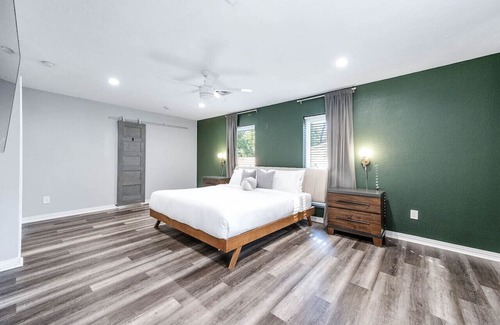 Cypress House | 7BD/5B | Slps20| SportsCourt| HeatedPool/Spa|3King