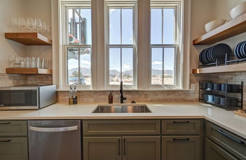 Buena Vista House | This 4-bedroom, 3.5-bathroom southwest-inspired residence sleeps up to 8 guests