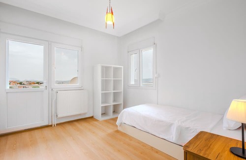 Urla Apartment | Seaview House w Balcony and Garden in Urla