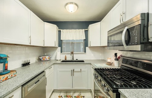 Lake Jackson House | The Charmer