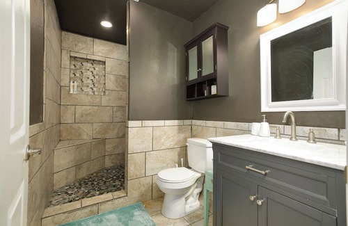 Lake Jackson House | The Charmer