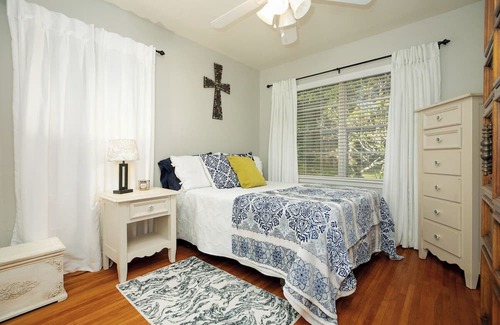 Lake Jackson House | The Charmer
