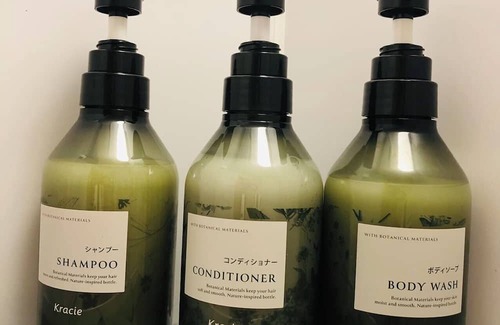 Nishi Ward House | 3 minutes walk to Mitakiji Temple! This guesthouse is a house where you can enjoy Nishikigoi and a Japanese garden.