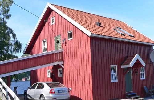 Flekkefjord Apartment | "Holiday apartment "Fagerstrand 2", Flekkefjord, in a beautiful location directly on the water, southern Norway, 2-3 persons, or 2 adults and 2 children, internet, living-dining area, 1 bedroom, 1 bathroom, non-smoking, changeover day Saturdays, n.