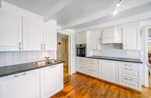 Borhaug House | Holiday home 'Havbris' new on offer, in Borhaug near Farsund, South Norway with own beach line, booking start now! House with flair and garden in south-facing location on bay with own sandy beach on Listafjorden, southern Norway, max 11 pers., ma