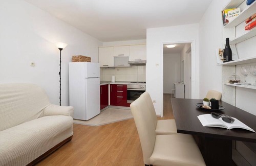 Makarska Old Town Apartment | Two bedroom apartment with air-conditioning Makarska (A-23419-a)