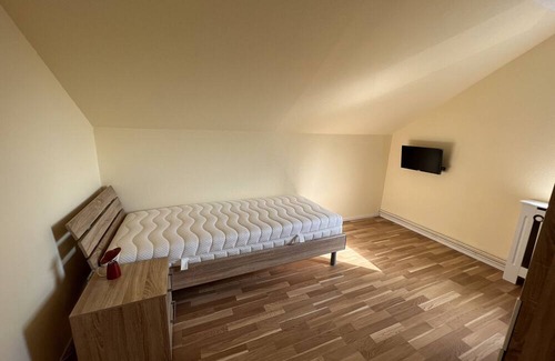 Hohegeiß Apartment | Apartment 'Ferienwohnungen Klein' with Shared Terrace, Balcony and Wi-Fi