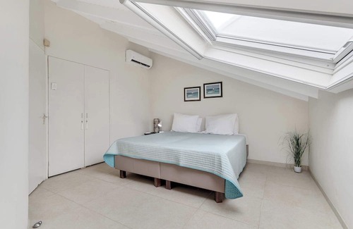Belnem Apartment | Belmar 18 a 3 bedroom oceanfront apartment fully AC