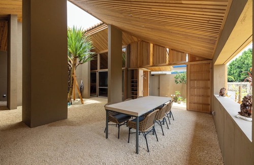 Shiraho House | Enveloped in the richness of island time A pri /Ishigaki Okinawa