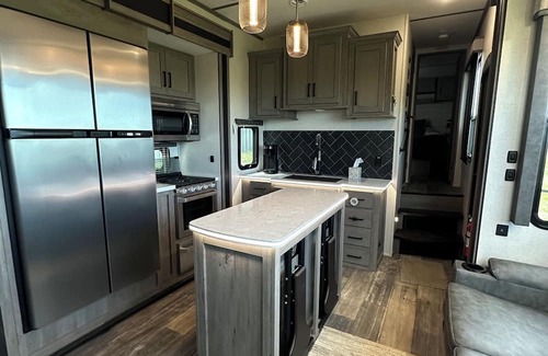 Cascade House | Luxury RV! Panoramic views of Cascade - Perfect for a Relaxing Getaway!