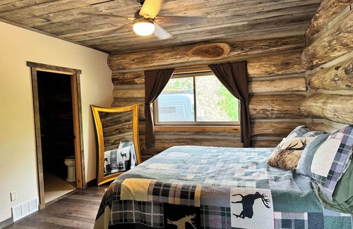 Harrison House | New Listing Discount Secluded Log Cabin with ATV Trail Access - Simply Stunning!