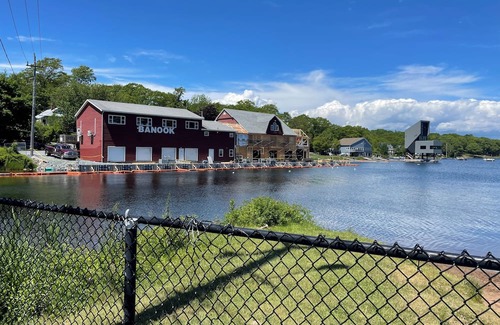 Dartmouth House | CharmingBrand new 3-bedroom house with WiFi and AC in peaceful Dartmouth.