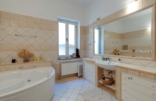 Rijeka Villa | City Apartment With Garden