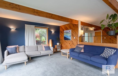 Hillcrest House | Hillcrest Bush Retreat (by Furnished Rentals)