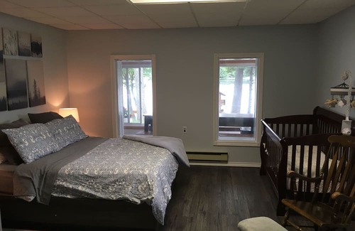 Seguin Cottage | Private Parry Sound Waterfront Retreat with Sunroom, Gamesroom, Sauna, Hot Tub