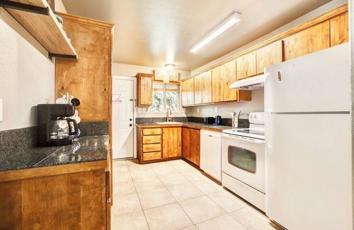 Deschutes River Woods House | Private Bend Guest Retreat Near Old Mill District!