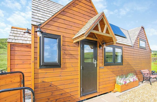 Colne Cottage | The Tiny House is set within acres of rolling countryside.