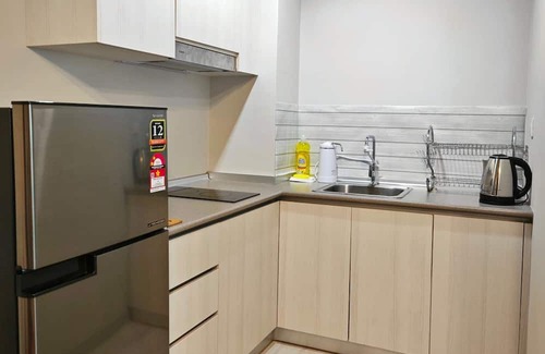 Downtown Kota Kinabalu House | MR Homestay-Jesselton Quay with Mountain View, City View & Sea View