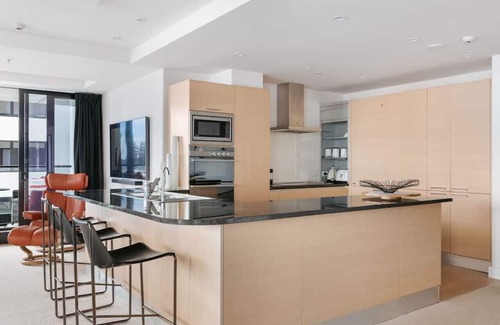 Mount Maunganui Apartment | 3 Bedroom Luxury Apartment with Heated Pool