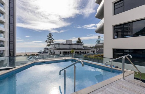Mount Maunganui Apartment | 3 Bedroom Luxury Apartment with Heated Pool