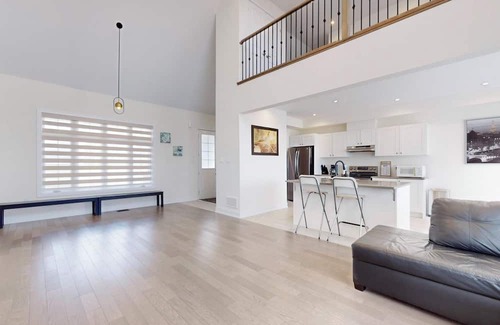 Carrying Place House | LAKEFRONT PARADISE - 6 BEDROOMS HAVEN WITH BREATHTAKING VIEWS!