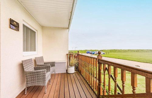 Bacton Ski Chalet | Wide Horizon No 29 - Norfolk Holiday Properties