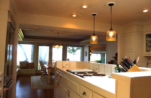 Sequim House | Surrounded by evergreens and overlooking Sequim Bay