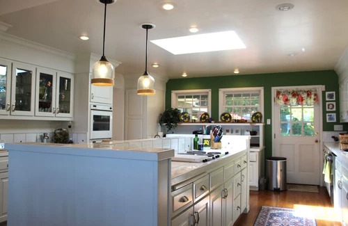 Sequim House | Surrounded by evergreens and overlooking Sequim Bay