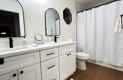 Summerlin South House | Quiet & Cozy home just minutes from the Las Vegas strip! Pet-Friendly