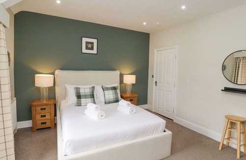 Wark Cottage | HADRIAN SUITE, family friendly, with a garden in Wark