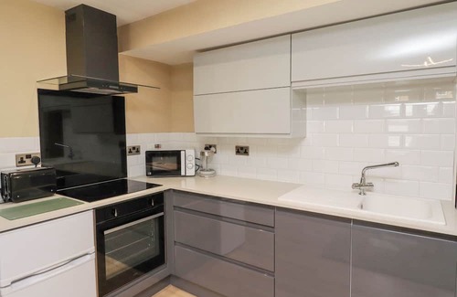 Wark Cottage | CHESTER SUITE, pet friendly, with open fire in Wark