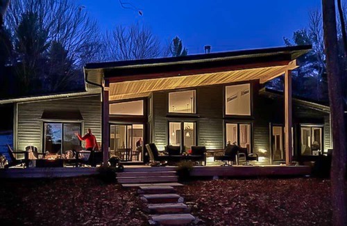 Seguin Cottage | Newly built 4 bed 3 bath cottage on Lake Joseph