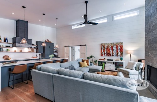 Seguin Cottage | Newly built 4 bed 3 bath cottage on Lake Joseph