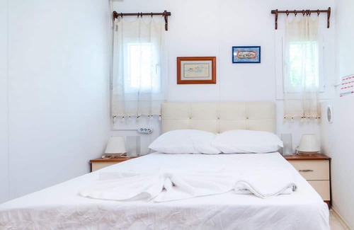 Koycegiz House | Vacation Flat w Pool Garden Patio BBQ in Mugla