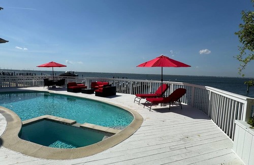 Margate City House | 5 Bed, 3.5 Bath, Bayfront, POOL, boat slip 2 car garage, Pet friendly, sleeps 10
