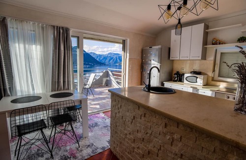 Dobrota Apartment | Sea and Nature View Flat w Balcony in Kotor