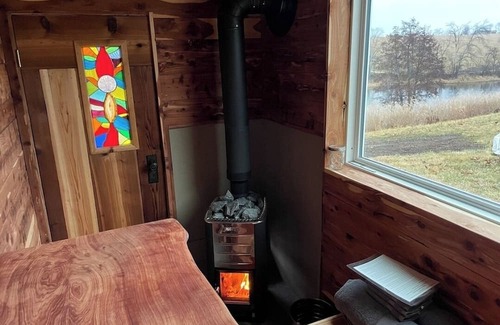 Norwalk Cabin | Charming Waterfront Tiny House & Sauna
