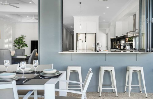 Rivervale House | Modern Oasis w/ Private Pool near Airport & Optus