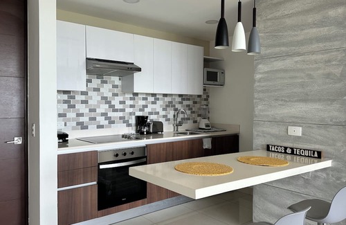 Zona Hotelera Apartment | TAKH Condo Hotel Ocean Views by Marea