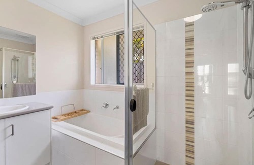 Coomera House | Comfy 5bdr 2Bth Gold Coast Home Close to FWY