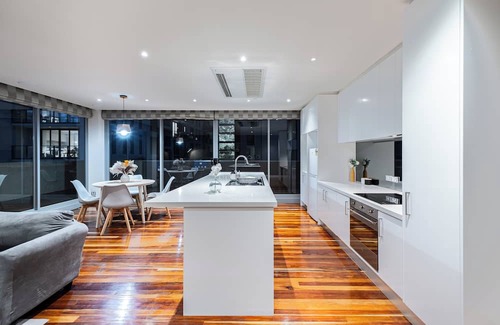 Doncaster Apartment | This apartment is a 2 bedroom(s), 2 bathrooms, located in Doncaster, VIC.