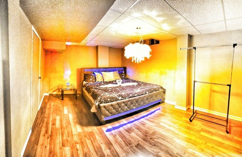 Vaughan House | Separate Luxurious spa unit