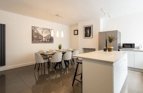 Huddersfield House | Host & Stay | The Westbourne Grande