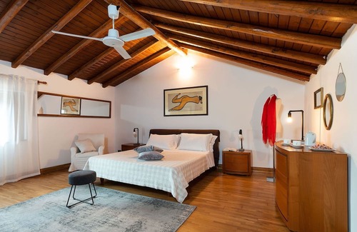 Pedara Villa | Beautiful private villa for 8 people with private pool, WIFI, TV and parking